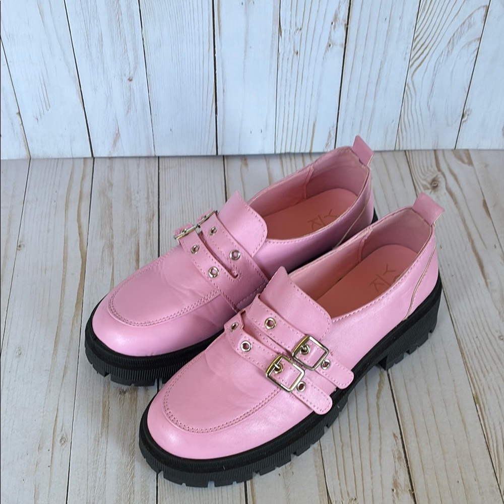 YOKI Simmons Women's Pink Lugsole Loafers Double Buckle Sz 9